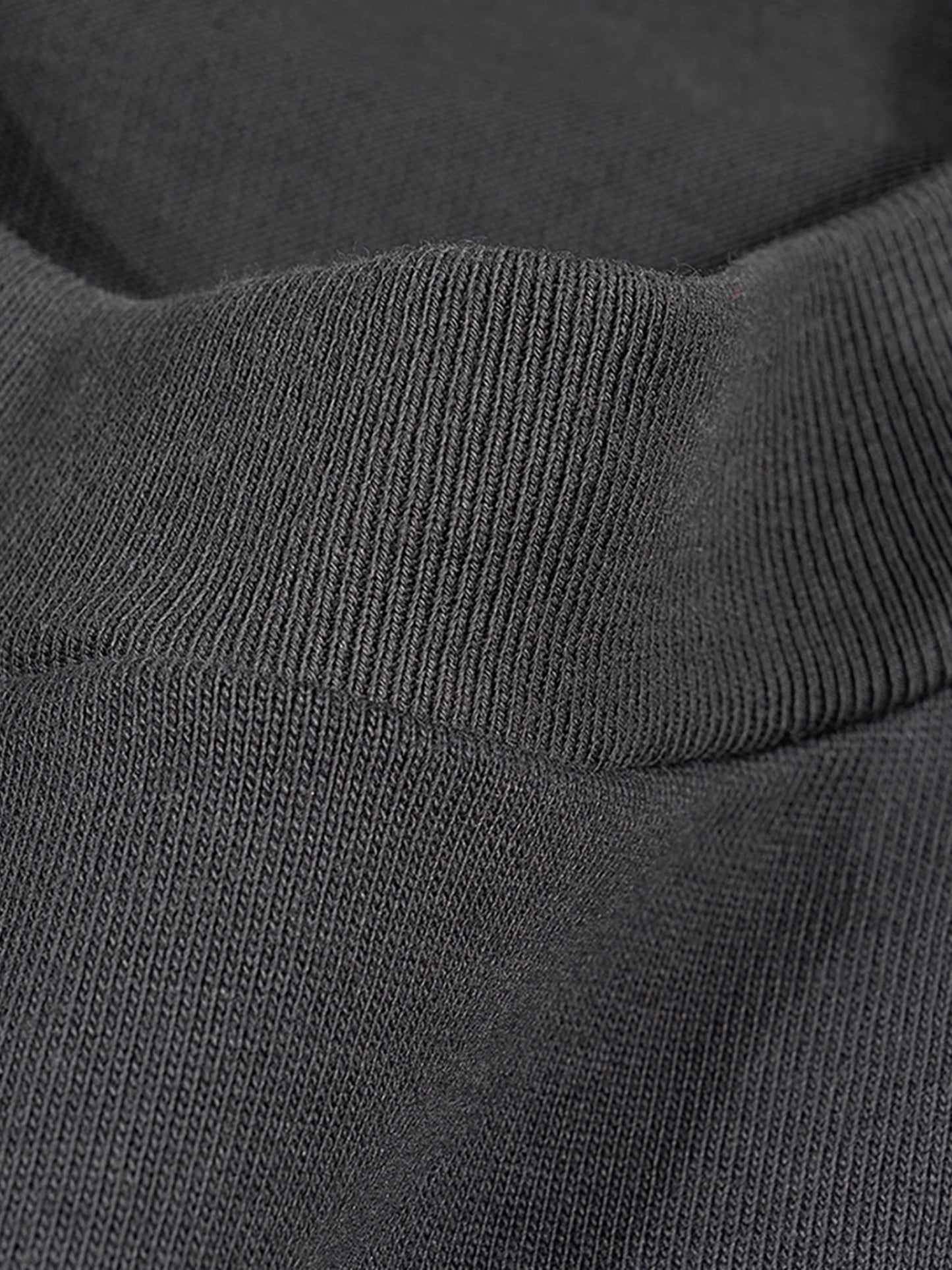 ROA Raw Edge Boxy Non-Shrink T-Shirt